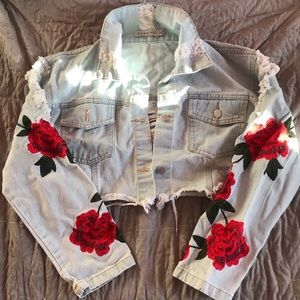 Distressed Crop Top Jean Jacket w/ Flower Patern🌹